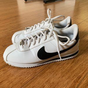 Nike Cortez: Size W7/Big Kid 5.5
